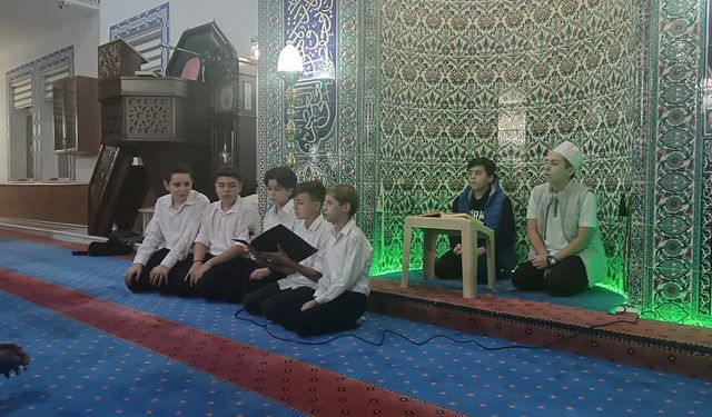 "Geleneksel Camii- Çocuk Buluşması Vakti Kuşanmak” programı yapıldı