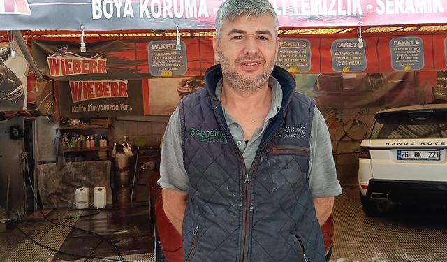 Eskişehir'de soğuyan havalar oto yıkama esnafının işini zorlaştırdı