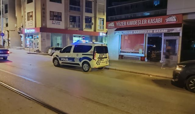 Eskişehir'de dayı yeğen arasındaki tartışma bıçaklı kavgaya dönüştü: 1 ağır yaralı