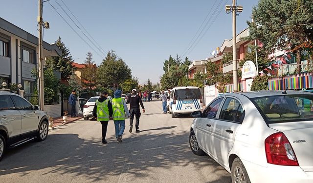 Yine polise saldırı: Polis memurunu sırtından bıçakladı