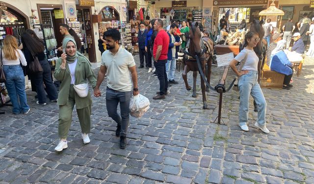 Tarihi Odunpazarı Evleri ziyaretçi akınına uğradı