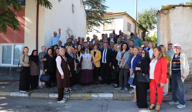 Başkan Ünlüce kadın meclis üyeleriyle Han'da