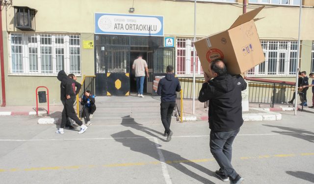 ETO'dan öğrencilere kışlık ayakkabı desteği