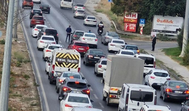 Eskişehir Çevreyolu'nda kaza: Trafik durma noktasına geldi!