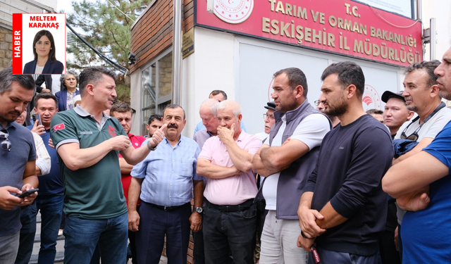 Çiftçiler Tarım İl Müdürlüğü önünde isyan etti: “Eskişehirli mısır üreticileri tarlada biçerleri durduruyor”