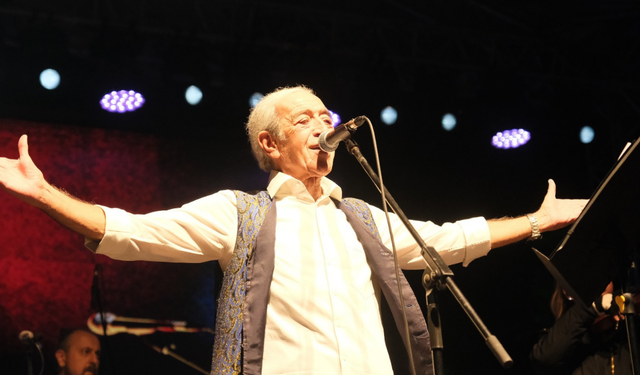 Edip Akbayram Eskişehir'de konser verdi