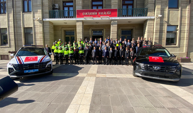 Eskişehir'de emniyet ve jandarma teşkilatına yeni araçları teslim edildi