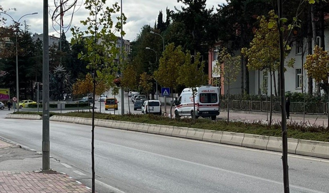 Eskişehir yolunda kamyonet yayaya çarptı... Tedavisi sürüyor