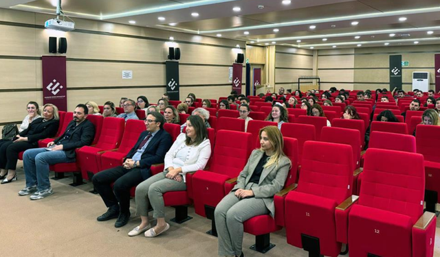 ESTÜ'de kariyer seminerleri başladı