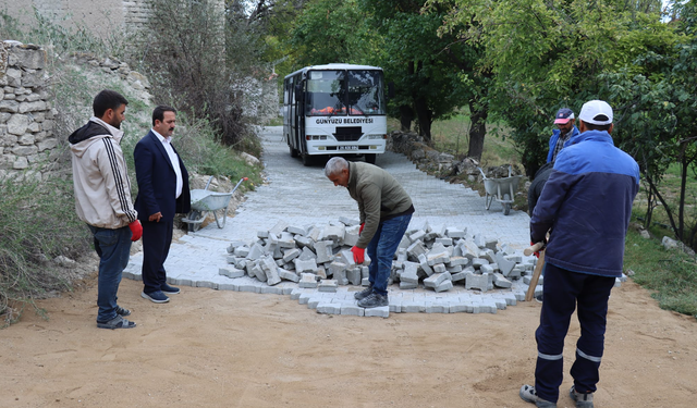 Günyüzü Belediyesi'nden yol çalışması