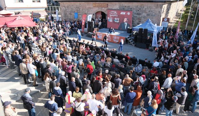 Cumhuriyet coşkusu Odunpazarı'nda yaşanıyor