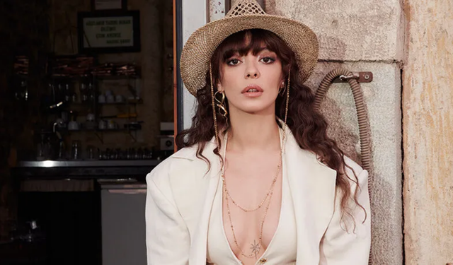 Ünlü oyuncu Selin Şekerci'den kötü haber! Hastalığa yakalandı