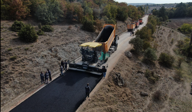 İnönü Belediyesi sıcak asfalt çalışmalarını başlattı