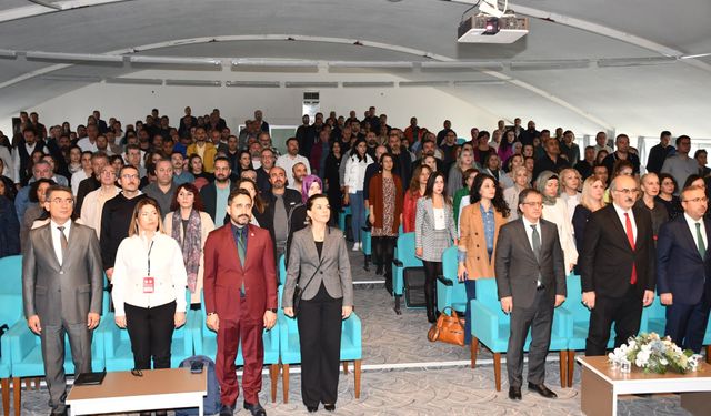 “Taslak Ders Kitabı ve Eğitim Aracı İnceleme ve Değerlendirme Semineri” verildi