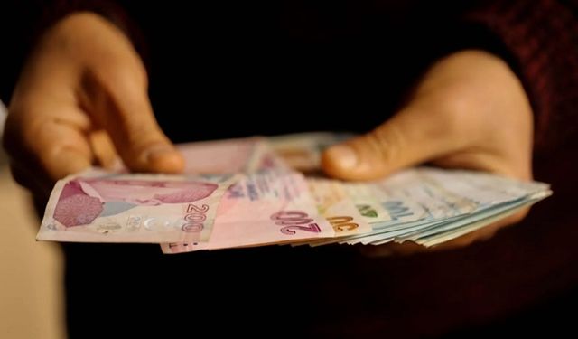 Emekliye devletten 5 bin lira! Hesaba yatacağı gün basına düştü