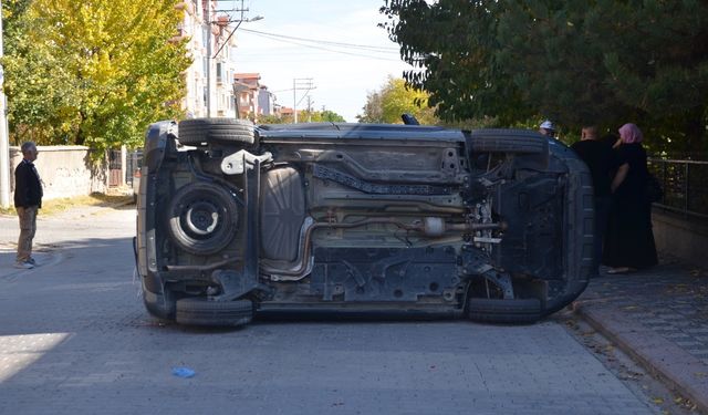 Trafik kazası: Takla atan araçta burnu bile kanamadı