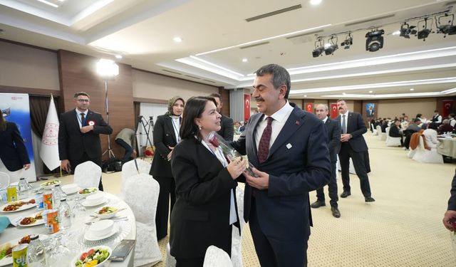 Eskişehir’in adını yaşatacak fidanı Sadife öğretmen dikti