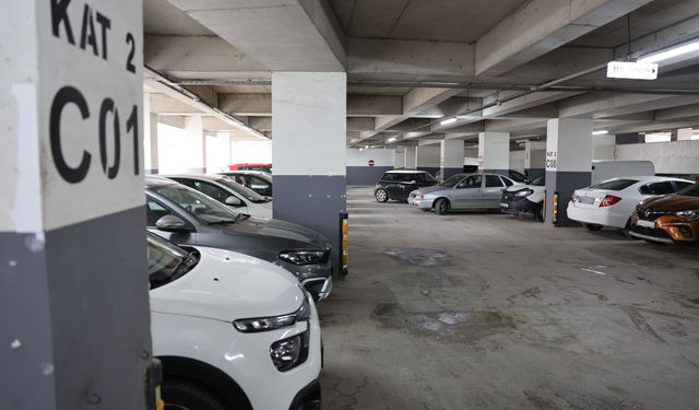 Eskişehir'deki kapalı otopark hizmete geri döndü: Ücrette düzenleme yapıldı