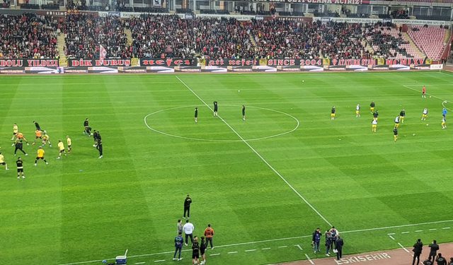 Eskişehirspor Keçiborlu maçının başlamasını bekliyor