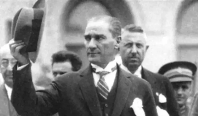 Ünlü isimler Atatürk'ü andı