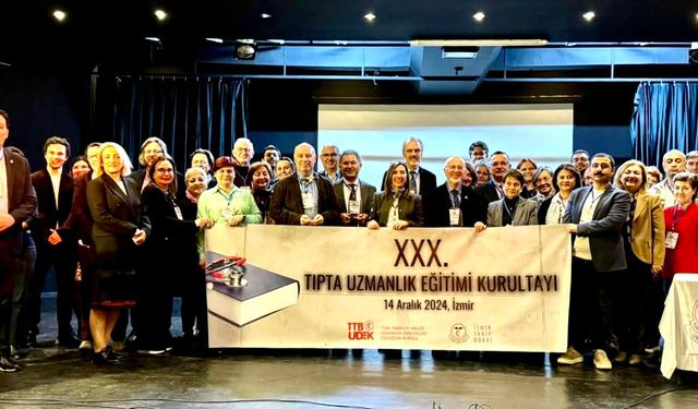 Prof. Dr. Ferdi Köşger, Eskişehir-Bilecik Tabip Odası’nı İzmir’de temsil etti