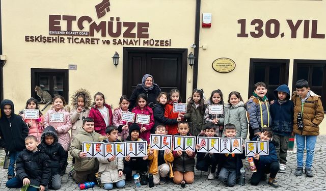 Minik öğrencilerden Eskişehir Ticaret Odası Müzesi'ne anlamlı gezi