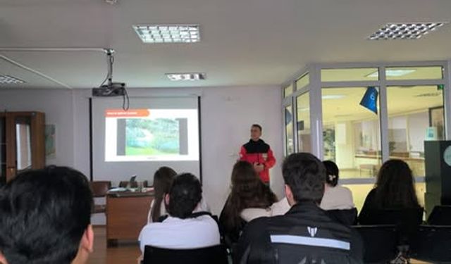 AKUT Eskişehir, öğrencilere "sel bilinçlendirme semineri" verdi