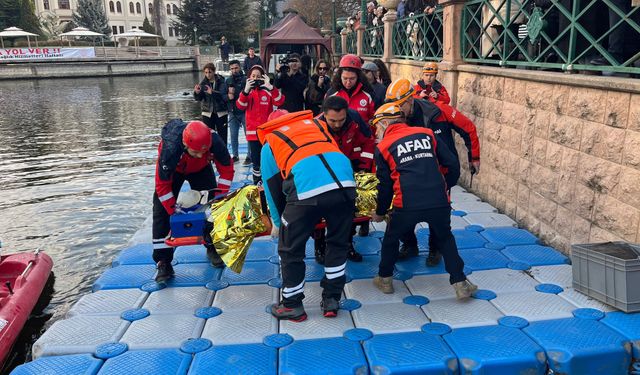 Porsuk Çayı'nda suda boğulma tatbikatı gerçekleştirildi