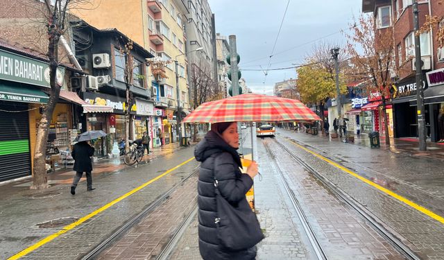 Eskişehir sağanak yağışa teslim oldu! Yağışlar o güne kadar devam edecek