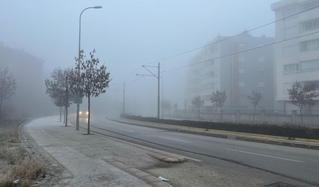 Eskişehir güne sisli başladı! Görüş mesafesi 100 metreye düştü