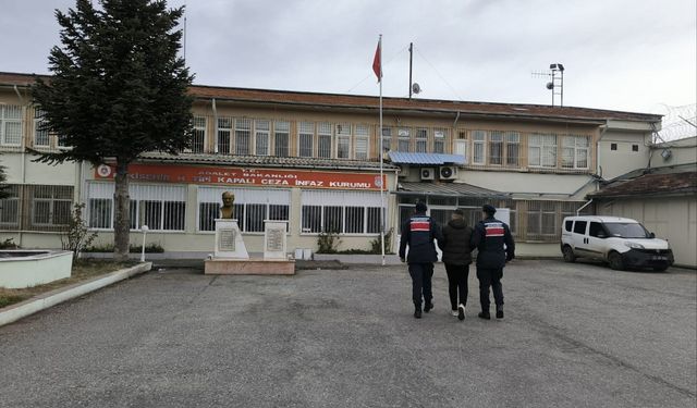 Eskişehir’de jandarma ekiplerinden suçlulara yönelik operasyon: 5 zanlı yakalandı