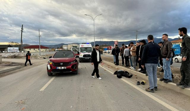 Yolun karşısına geçmek isteyen 78 yaşındaki adam canından oluyordu