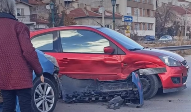 Çamlıca Mahallesi'nde kaza: Maddi hasar meydana geldi