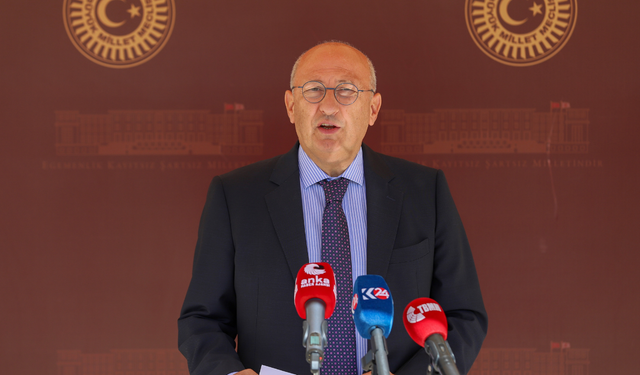 CHP'li Çakırözer'den kış saati çağrısı: "Bunun nesi tasarruf getirir?"