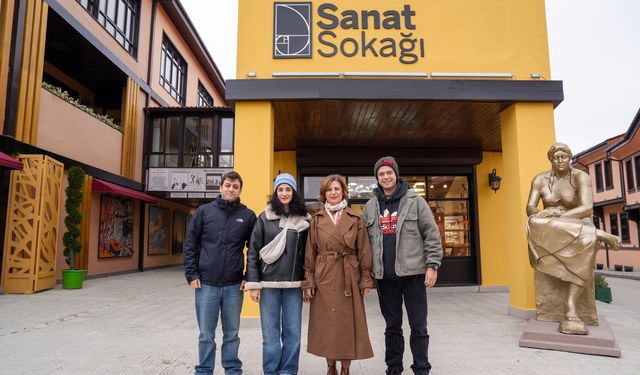 Çok Güzel Hareketler Bunlar ekibi Eskişehir'de