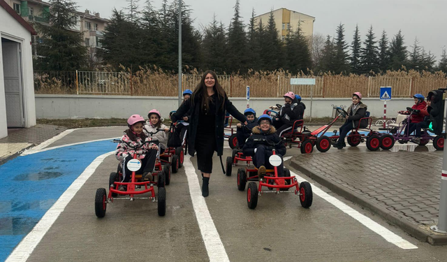 Eskişehir Trafik Eğitim Merkezi'nde öğrencilere güvenli trafik eğitimi verildi