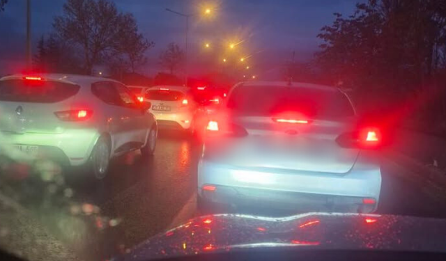 Eskişehir'de trafik çilesi vatandaşı bıktırdı: "İnsanlar stres içinde güne başlıyor"