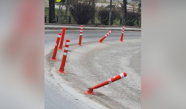 Eskişehir'de dubalar kırıldı, vatandaş çözüm bekliyor