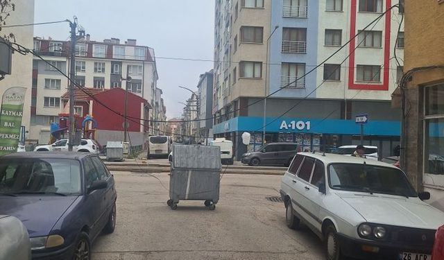 Eskişehir'de elektrik telleri tehlike saçıyor