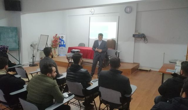 Eskişehir'de gençlere seminer verildi