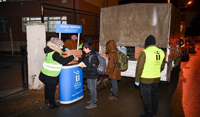 Tepebaşı Belediyesi öğrencilere beslenme desteği vermeye devam ediyor