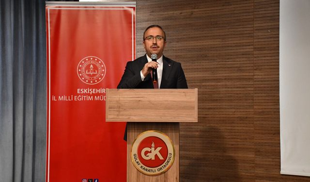 "Zulmün Karşısında, İnsanlığın Yanında" konferansı düzenlendi