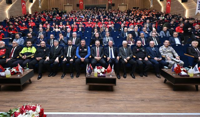 Vali Aksoy, Eskişehir Arama Kurtarma Ekipleri Akreditasyon programına katıldı