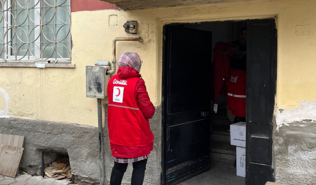 Kızılay Eskişehir ihtiyaç sahiplerine yaptığı yardımları sürdürüyor