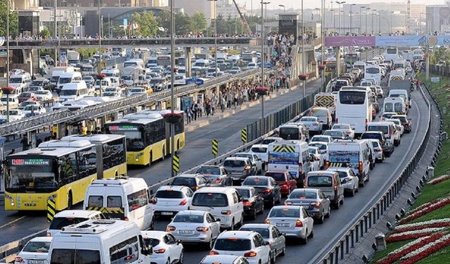 Arabası olan emekliyi ilgilendiren karar! Artık para alınmayacak