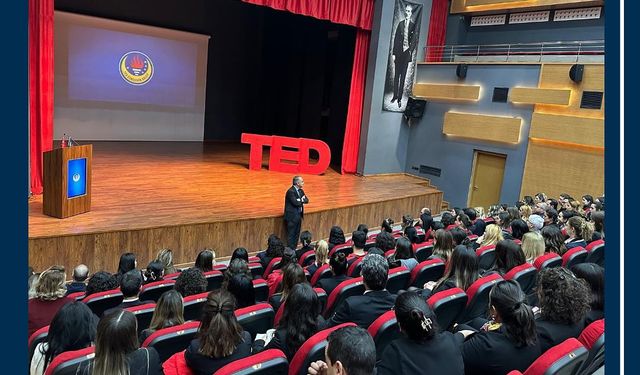 Türk Eğitim Derneği Genel Başkanı Eskişehir'de öğrencilerle bir araya geldi