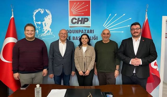 Vekil Çakırözer, CHP Odunpazarı İlçe Başkanlığıyla bir araya geldi