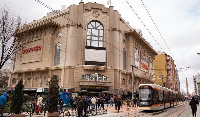 Eskişehir’in ilk alışveriş merkezi Kanatlı AVM satıldı!