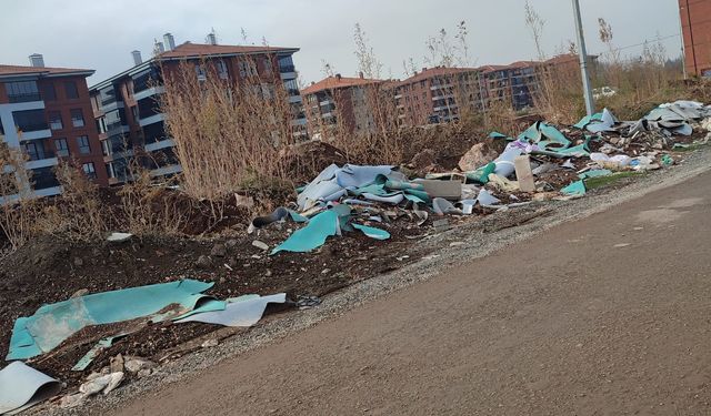 Sümer Mahallesi'ndeki bakımsız yollar tepki çekti