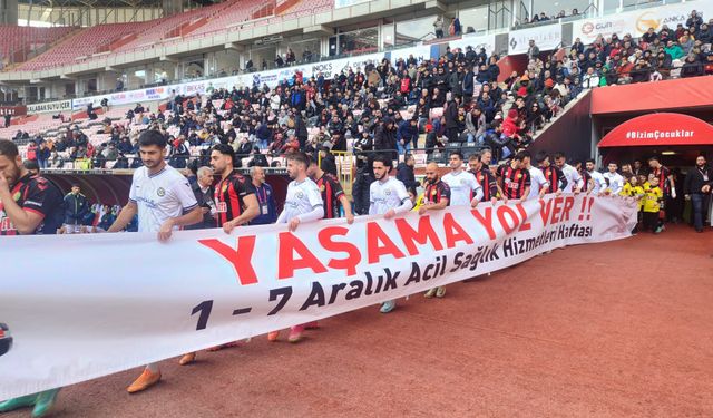 Eskişehirspor ‘Yaşama Yol Ver’ pankartıyla sahaya çıktı